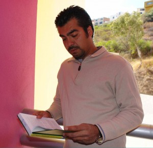 Como buen investigador, el Dr Daniel Melchor gusta de prepararse día con día